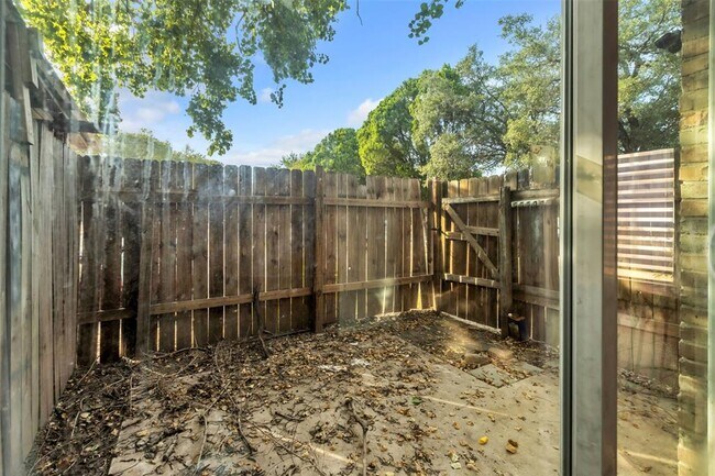 Building Photo - 5805 Cougar Dr