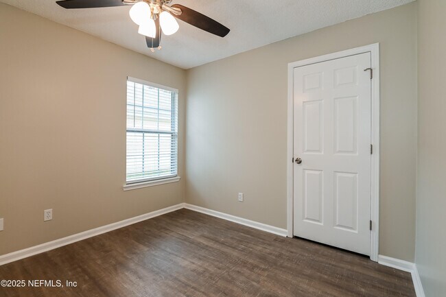 Building Photo - 12595 Ashmore Green Dr N