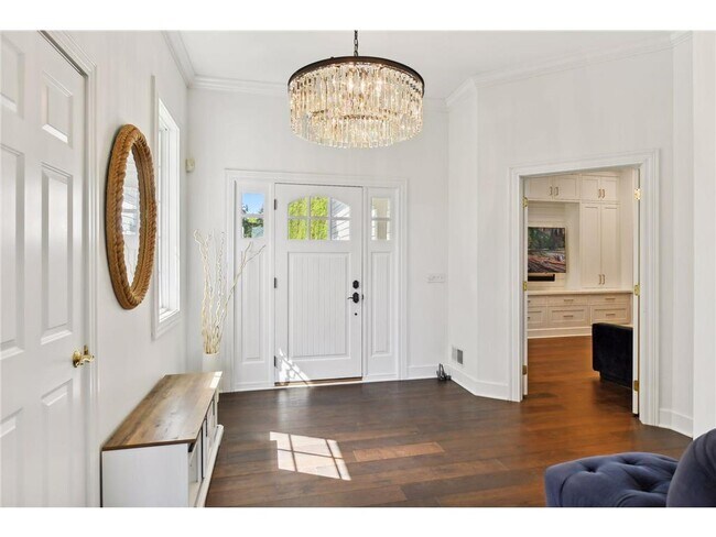 Building Photo - 3115 N Shore Dr