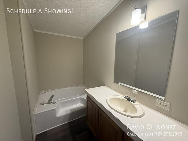 Building Photo - 6706 Country Ln