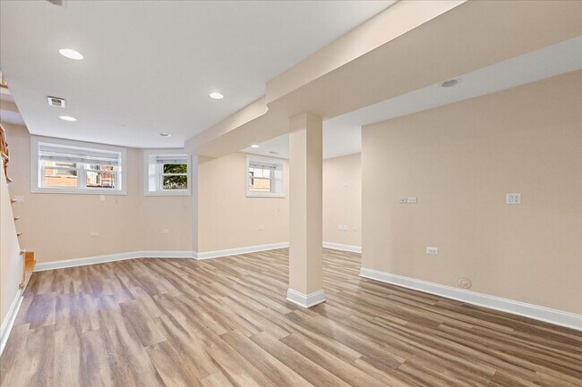 Building Photo - 4014 N Central Park Ave