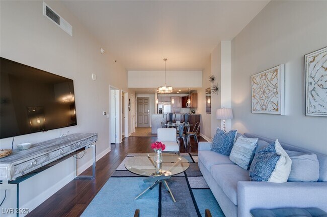 Building Photo - 150 S Las Vegas Blvd