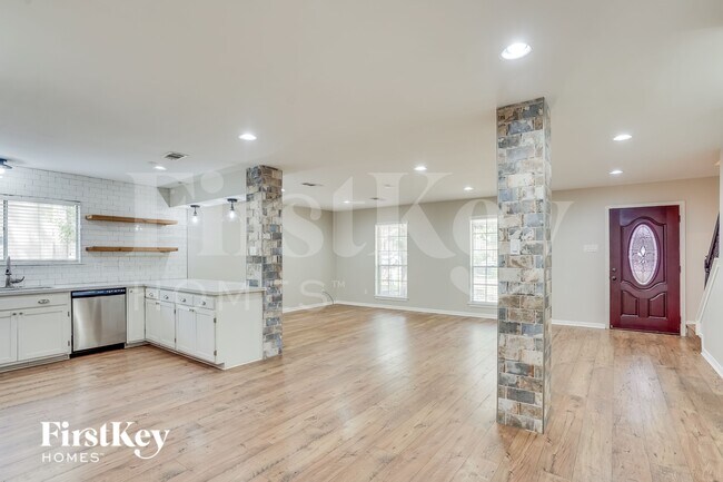 Building Photo - 11923 S Red Cedar Cir