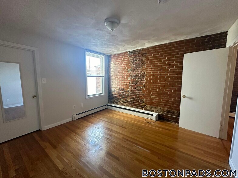Building Photo - 145 Princeton St