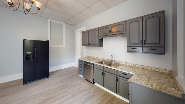 Building Photo - 2630 Stanton Ave