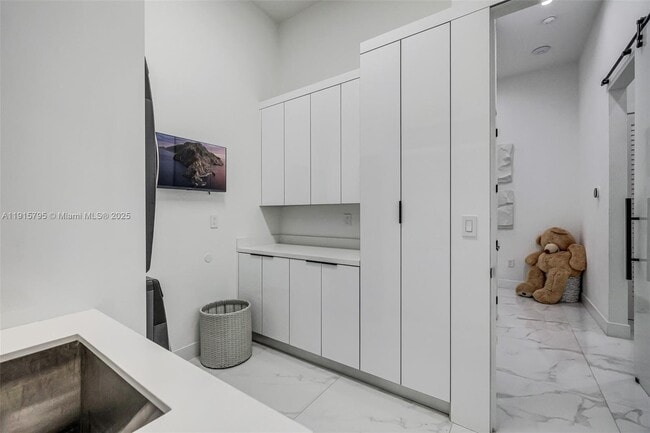 Building Photo - 250 NW 129th Ave