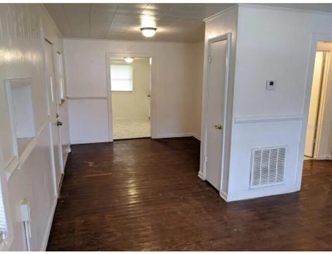 Building Photo - 321 W Hunt Ave