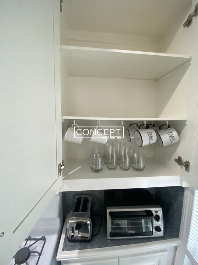 Building Photo - 60 London St