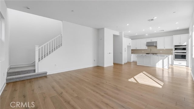 Building Photo - 107 Pansy