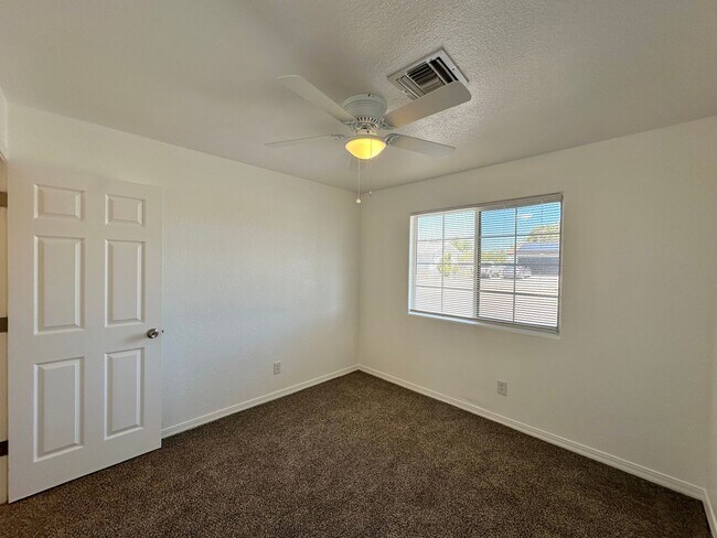 Building Photo - 6582 W Hershey Wy