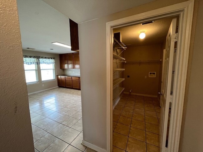 Building Photo - 15202 Lynford Crest Dr