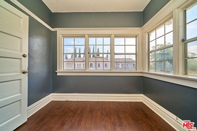 Building Photo - 1347 Valencia St