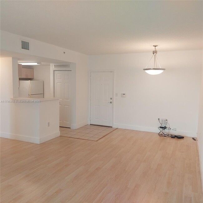 Building Photo - 50 Menores Ave