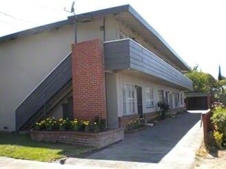 Building Photo - 0146 - Clifton Ave 389