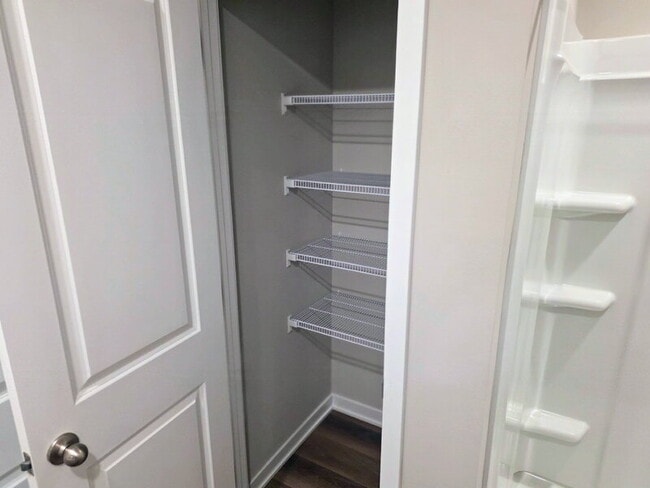 Building Photo - 1724 Southbridge Dr