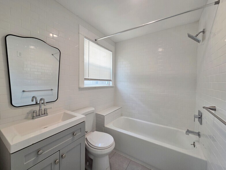 Bathroom 2 - 1615 Pennsylvania Ave