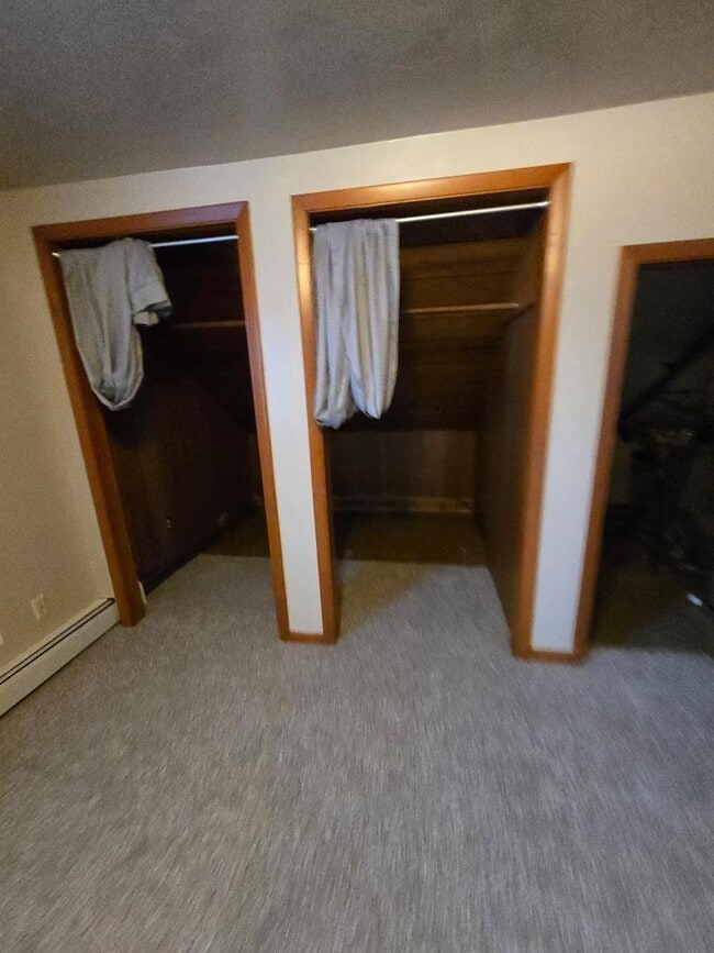 Building Photo - 210 Hendricks St