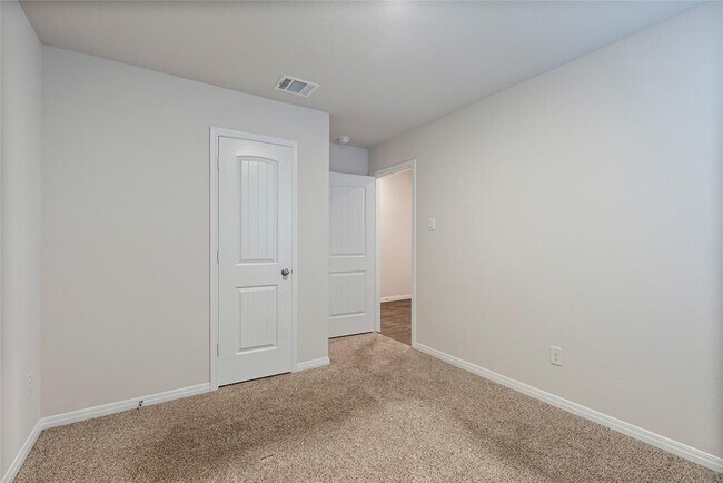 Building Photo - 176 Texas Palmetto Cir