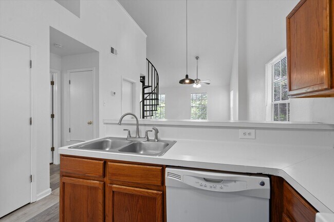 Building Photo - 2908 Whisper Oaks Ln