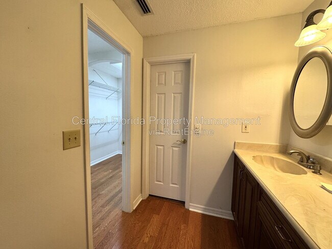 Building Photo - 2939 Hanover Ct