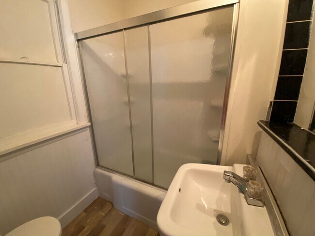 Building Photo - 304 6th Ave NW