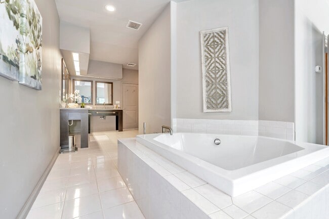 Building Photo - 118 Bancroft Mills Rd