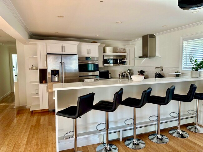 Building Photo - 72 Carson Ave