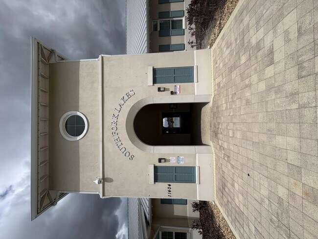 Building Photo - 11306 Leland Groves Dr