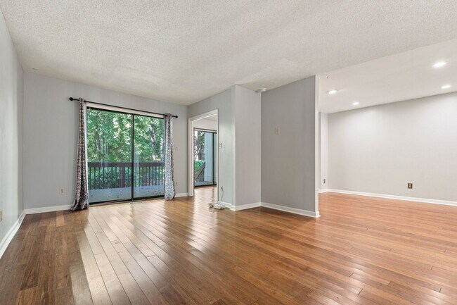 Building Photo - 4100 Five Oaks Dr