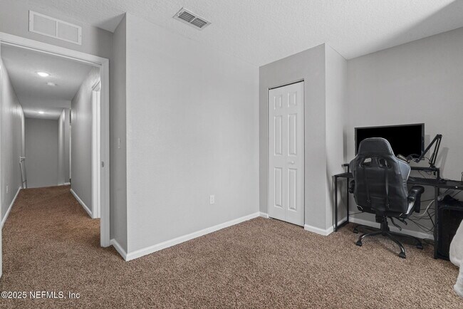 Building Photo - 852 Capitol Pkwy
