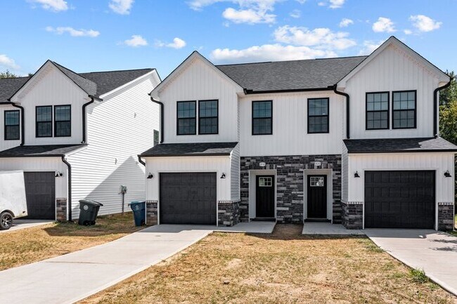 Building Photo - **Discover Unparalleled Luxury in a Prime ...