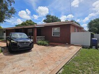 Building Photo - 651 SW 66th Ave