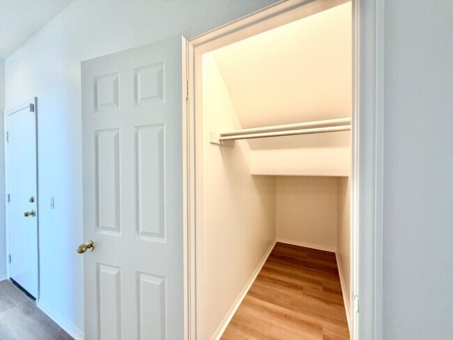 Building Photo - Spacious 3 Bedroom Home with Loft, Large Backyard & 2 Car Garage
