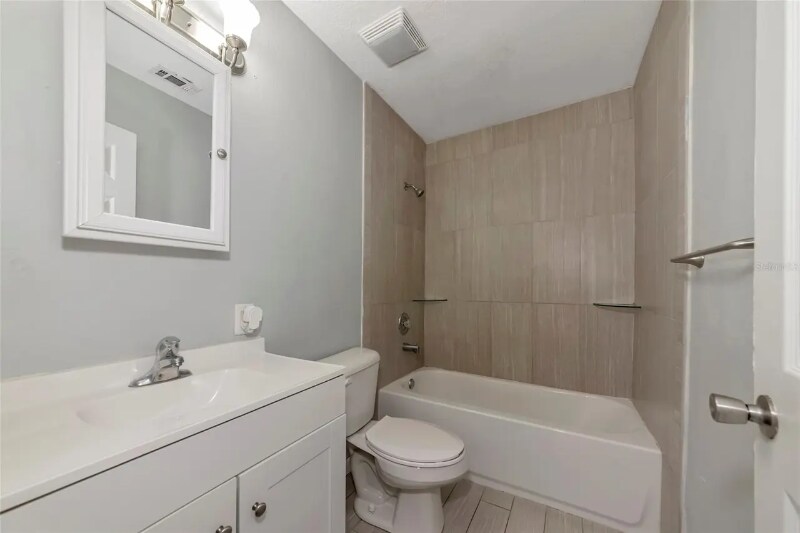 Building Photo - 405 Barlow Ave