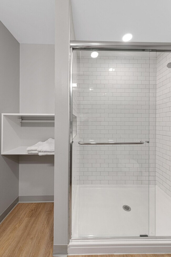 Building Photo - 853 W Blackhawk St