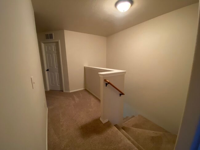 Building Photo - 6511 S Santa Rosa Pl