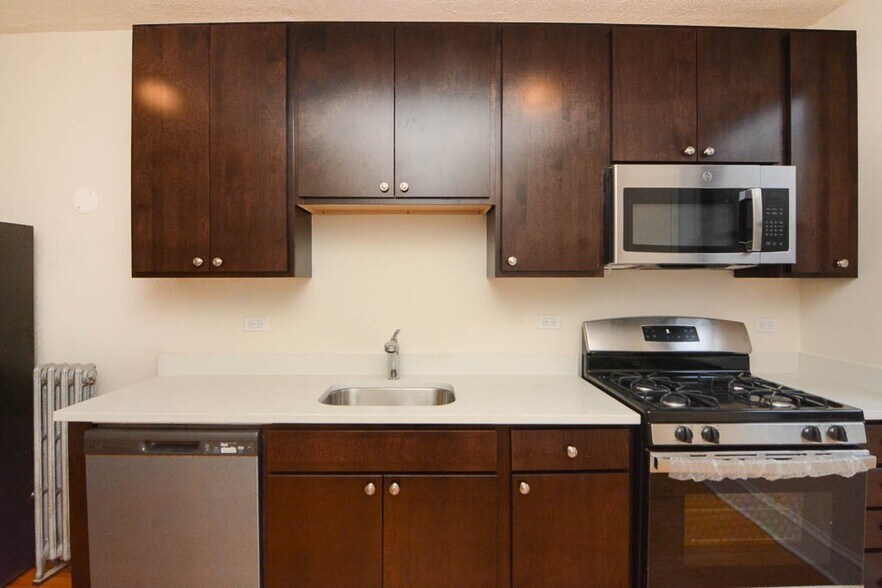 Building Photo - 2332.5 N Spaulding Ave