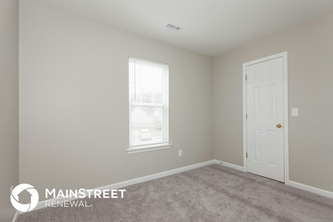 Building Photo - 3723 Bullard St