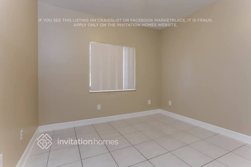 Building Photo - 1260 SW 139th Ave