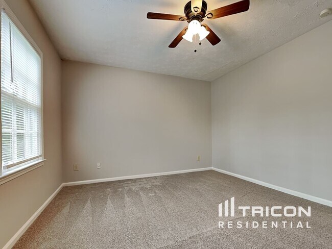 Building Photo - 955 Willow Run