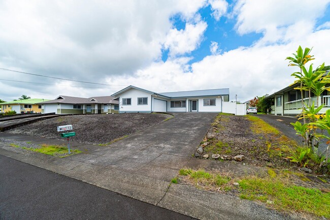 Building Photo - Available in Hilo - 3bd/2ba Home