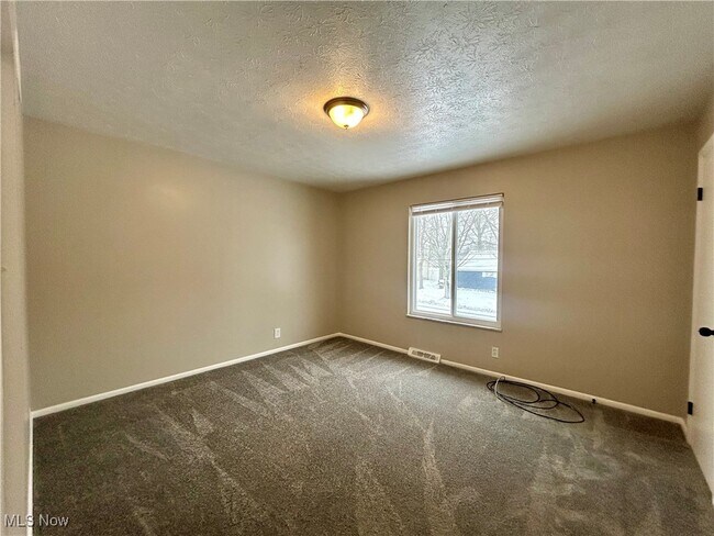 Building Photo - 4169 Vira Rd