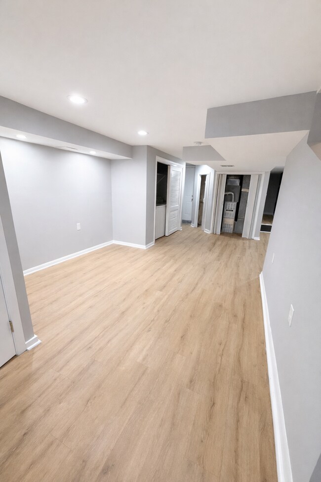 Building Photo - 7031 Dunbar Rd