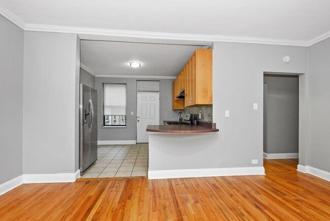 Building Photo - 7209 S Yates Blvd