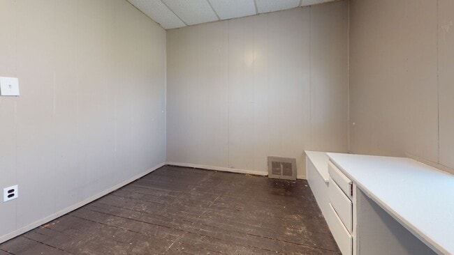 Building Photo - 11442 Jackson Ave