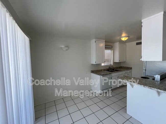 Building Photo - 550 El Cielo Rd