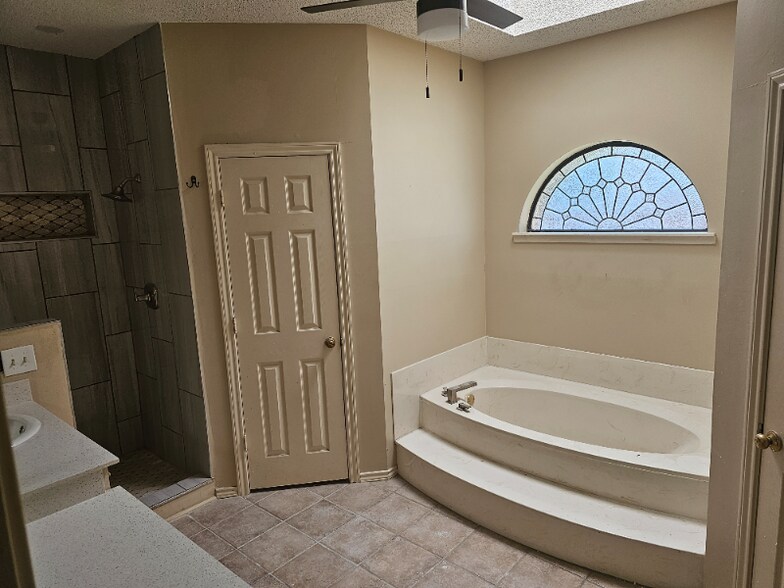 Building Photo - 2712 Powderhorn Dr