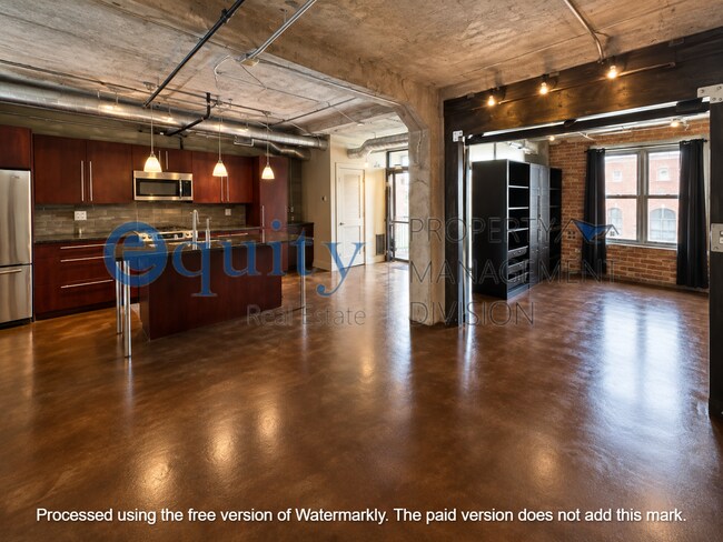 Building Photo - 328 W 200 S
