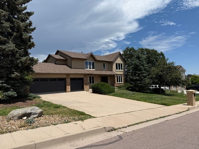 Building Photo - 5BD/4BA/3 car garage w Flat Yard Cheyenne ...