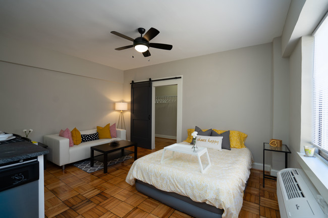 Charming floorplan w/ ample space for living and bedroom! - Meridian Heights Apartments